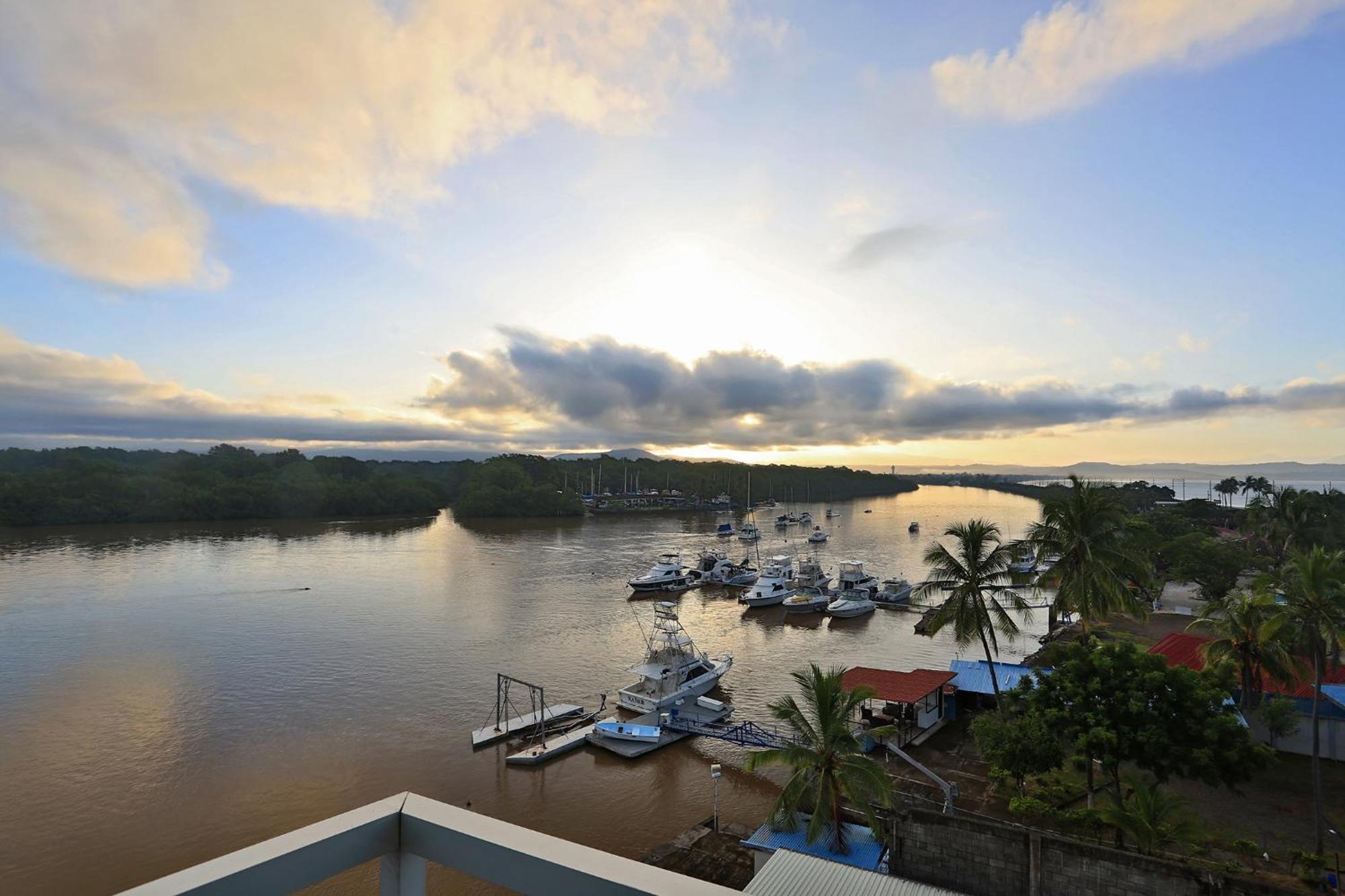 Puerto Azul Hotel Puntarenas Esterno foto
